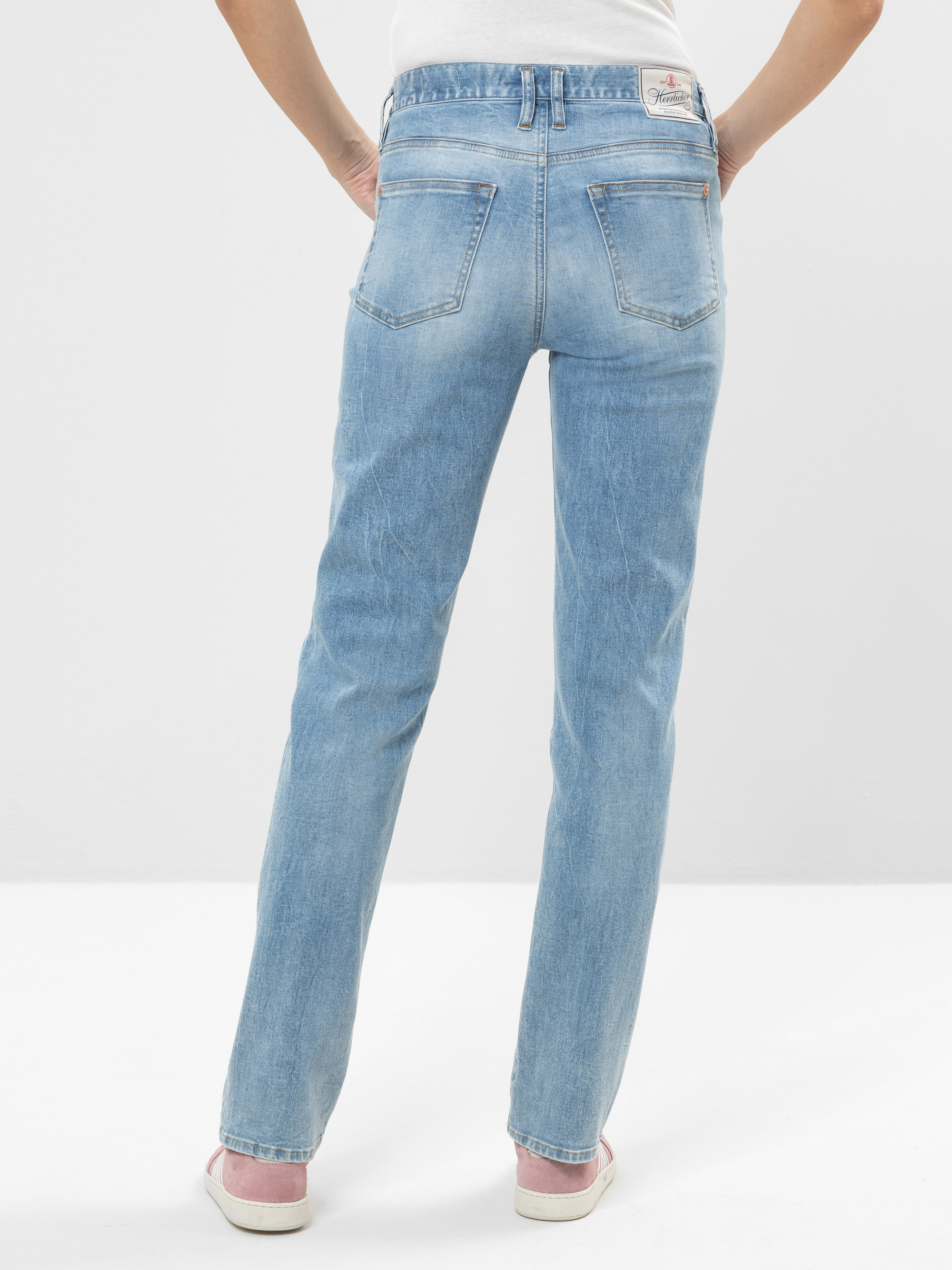 Model Breezy Cropped