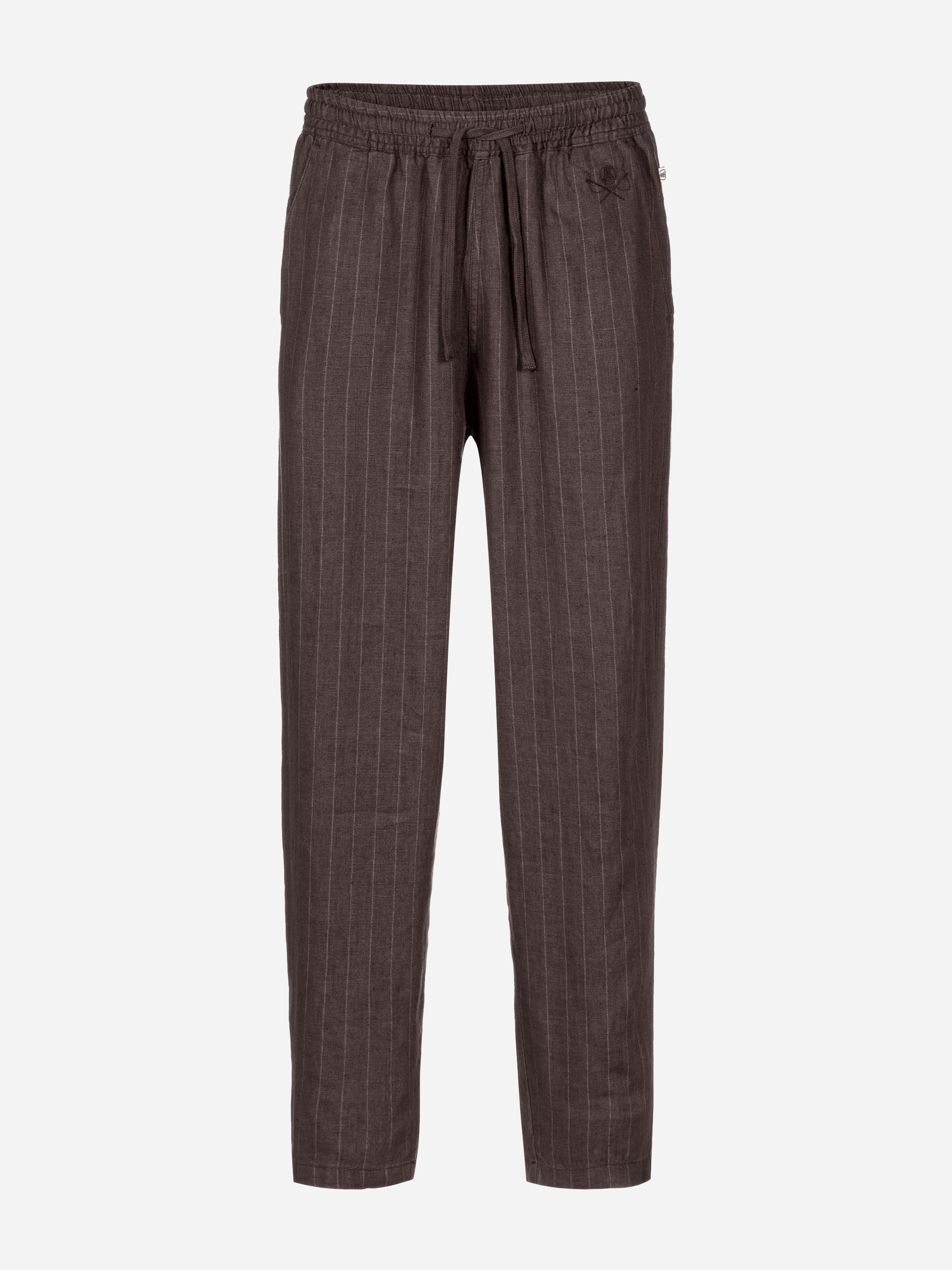 Braune Leinenhose mit dezenten vertikalen weißen Nadelstreifen, einem elastischen Bund mit Kordelzug und Seitentaschen auf weißem Grund.