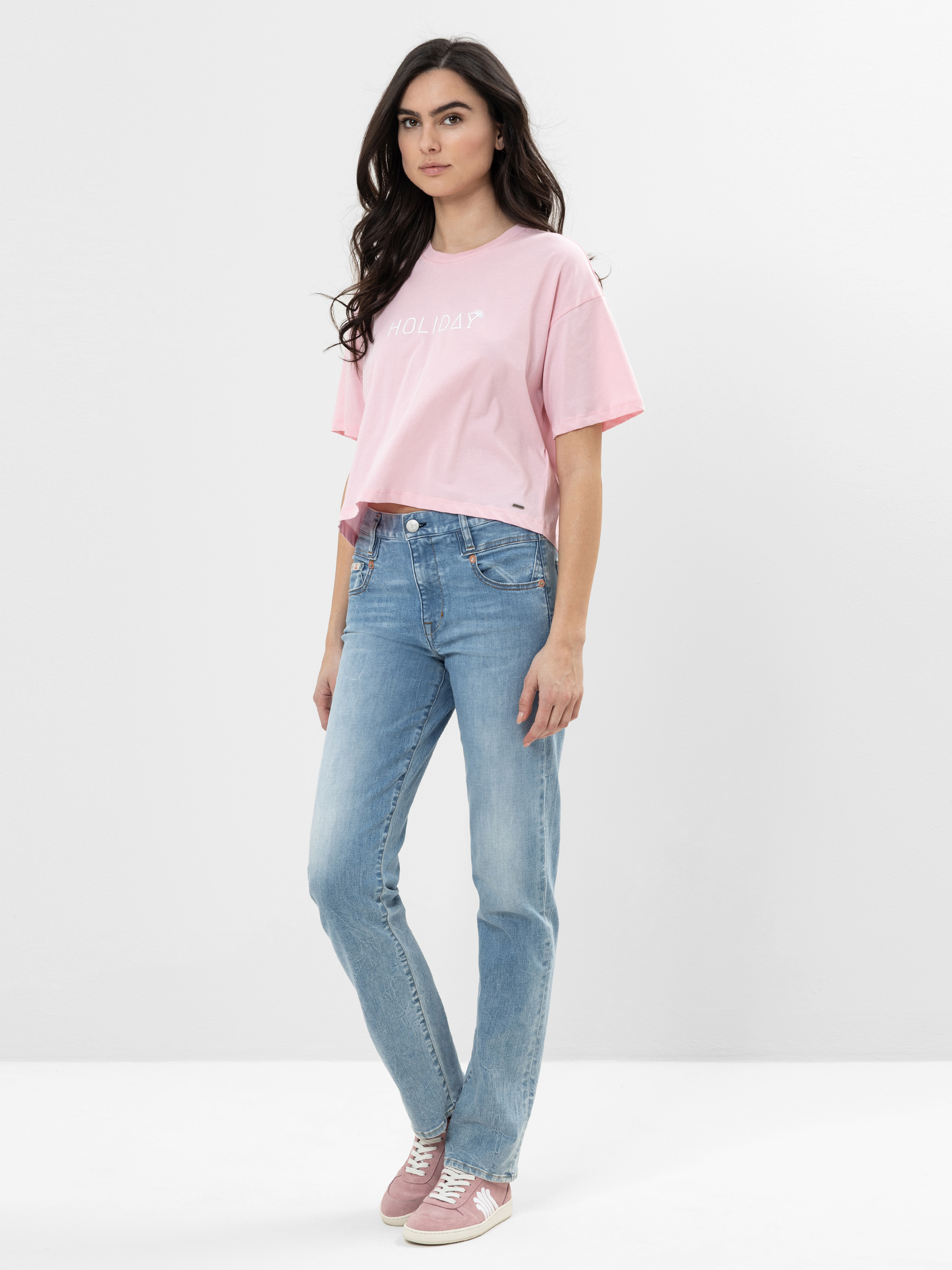 Model Breezy Cropped