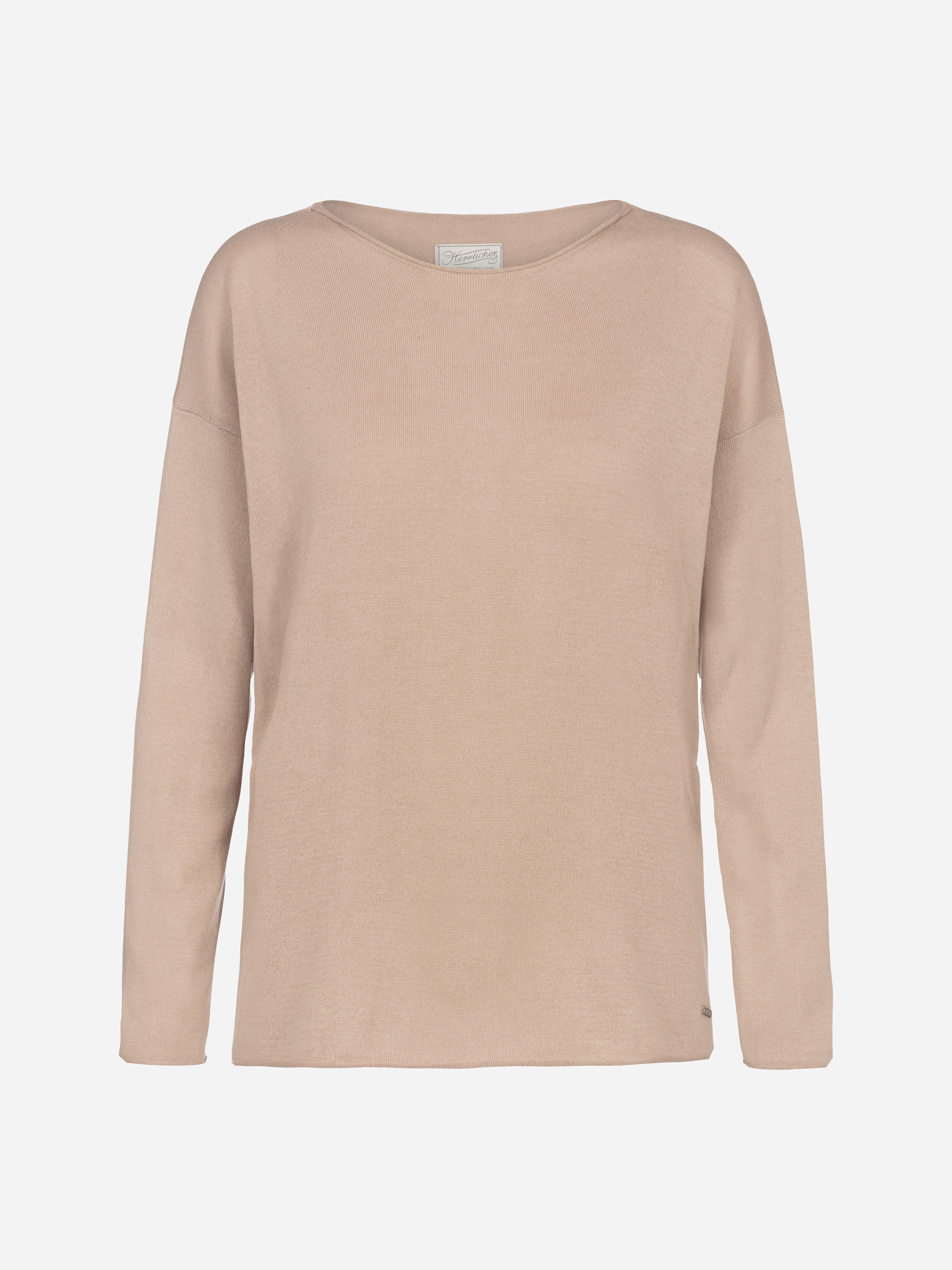 Beigefarbener langärmeliger Pullover mit Rundhalsausschnitt aus leichtem Strickstoff auf einfarbig weißem Hintergrund. Das Design ist einfach, ohne sichtbare Muster, Knöpfe oder Verzierungen.