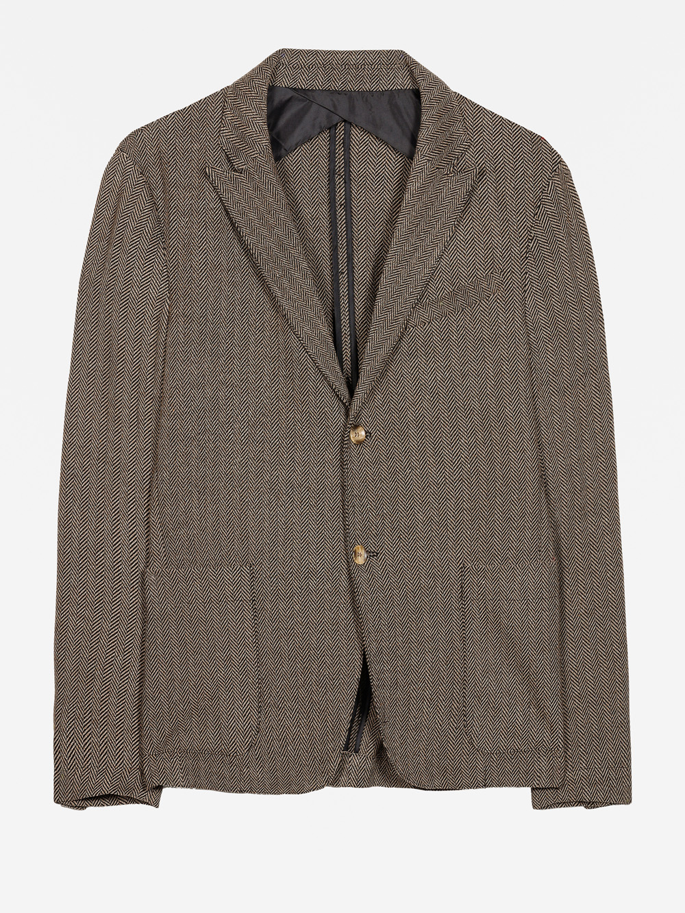 Ein brauner Blazer mit Fischgrätenmuster, zwei Knöpfen vorne, gekerbtem Revers und zwei Taschen vorne auf weißem Hintergrund.