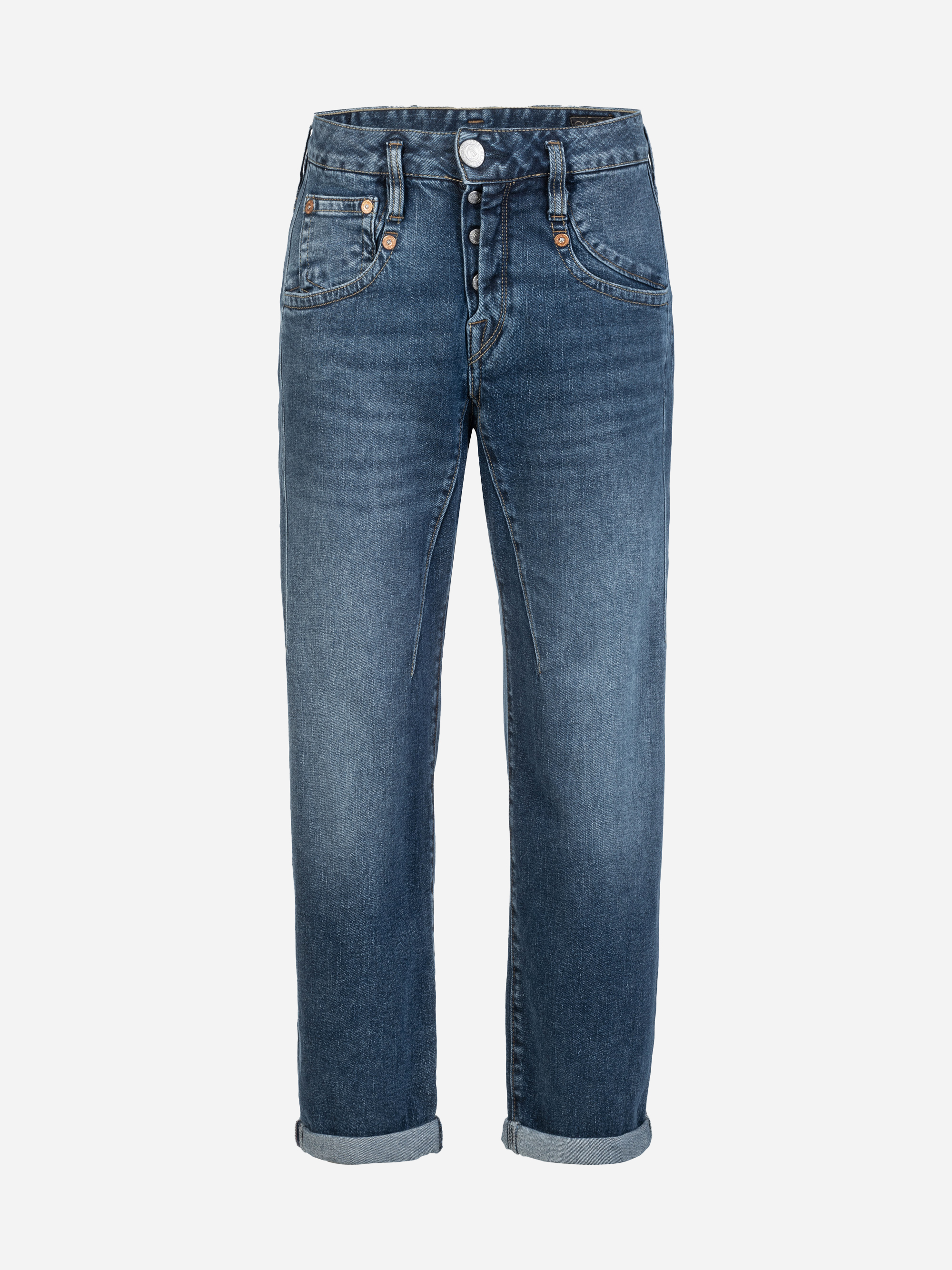 Ein Paar blaue Denim-Jeans mit aufgerollten Manschetten, Vorder- und Gesäßtaschen, Gürtelschlaufen sowie Knopf- und Reißverschluss, dargestellt auf einem schlichten weißen Hintergrund.