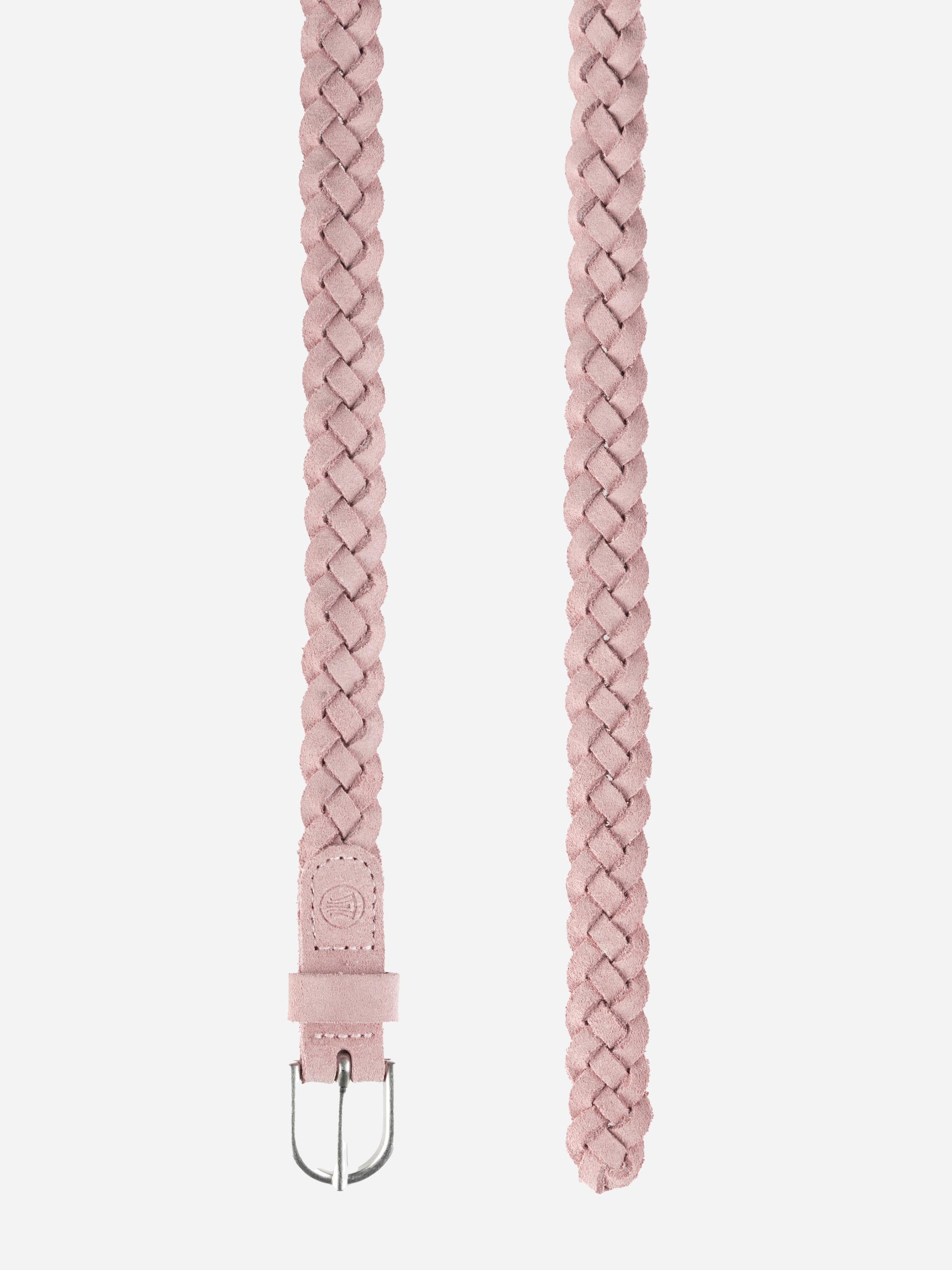 Ein hellrosa geflochtener Wildledergürtel mit einer silbernen Schnalle, der vor einem schlichten weißen Hintergrund steht.