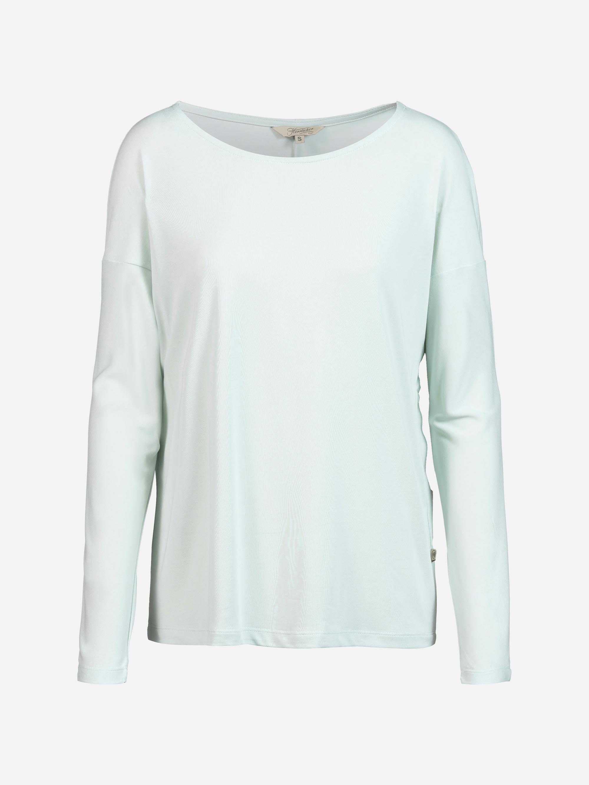 Ein schlichtes, langärmeliges, hellmintgrünes Damenshirt mit weiter Passform und weitem Rundhalsausschnitt auf weißem Hintergrund.