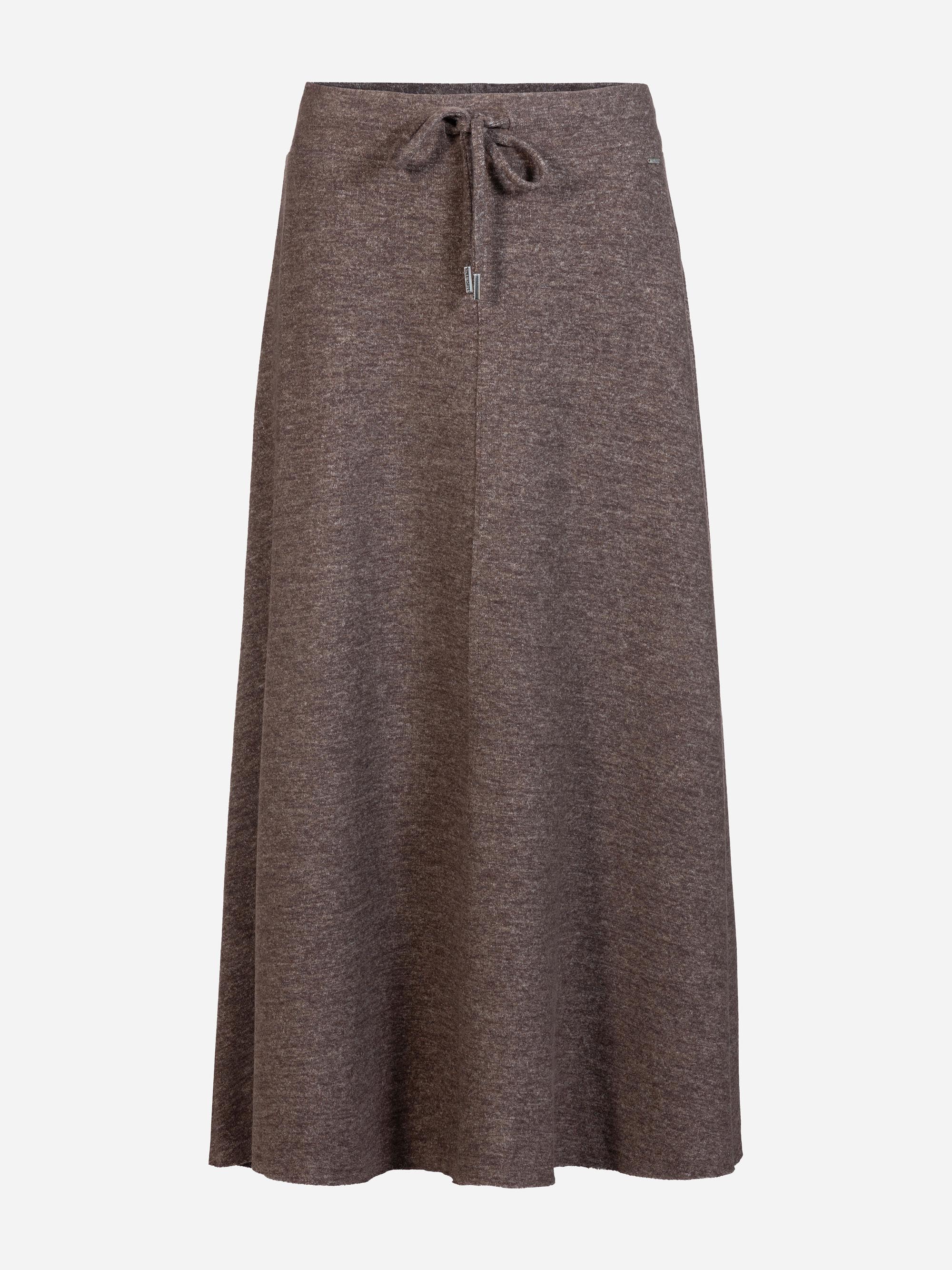 Brauner, knielanger Rock in A-Linie mit dezenter Struktur und verstellbarem Kordelzug in der Taille vor weißem Hintergrund.