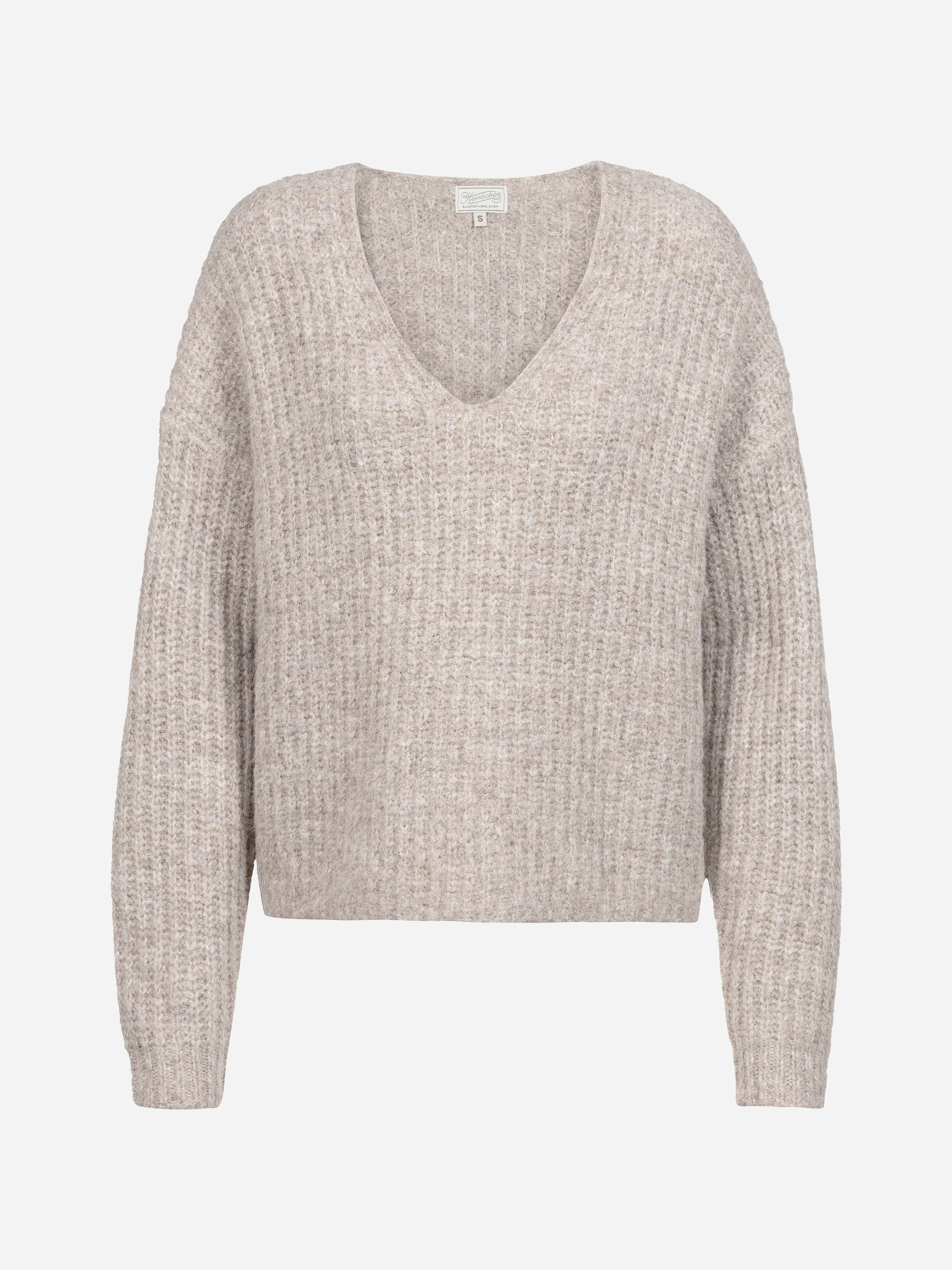 Hellgrauer, langärmeliger Strickpullover mit V-Ausschnitt und gerippter Struktur, abgebildet vor einem schlichten weißen Hintergrund. Der Pullover wirkt weich und kuschelig und hat eine lockere, leicht übergroße Passform.