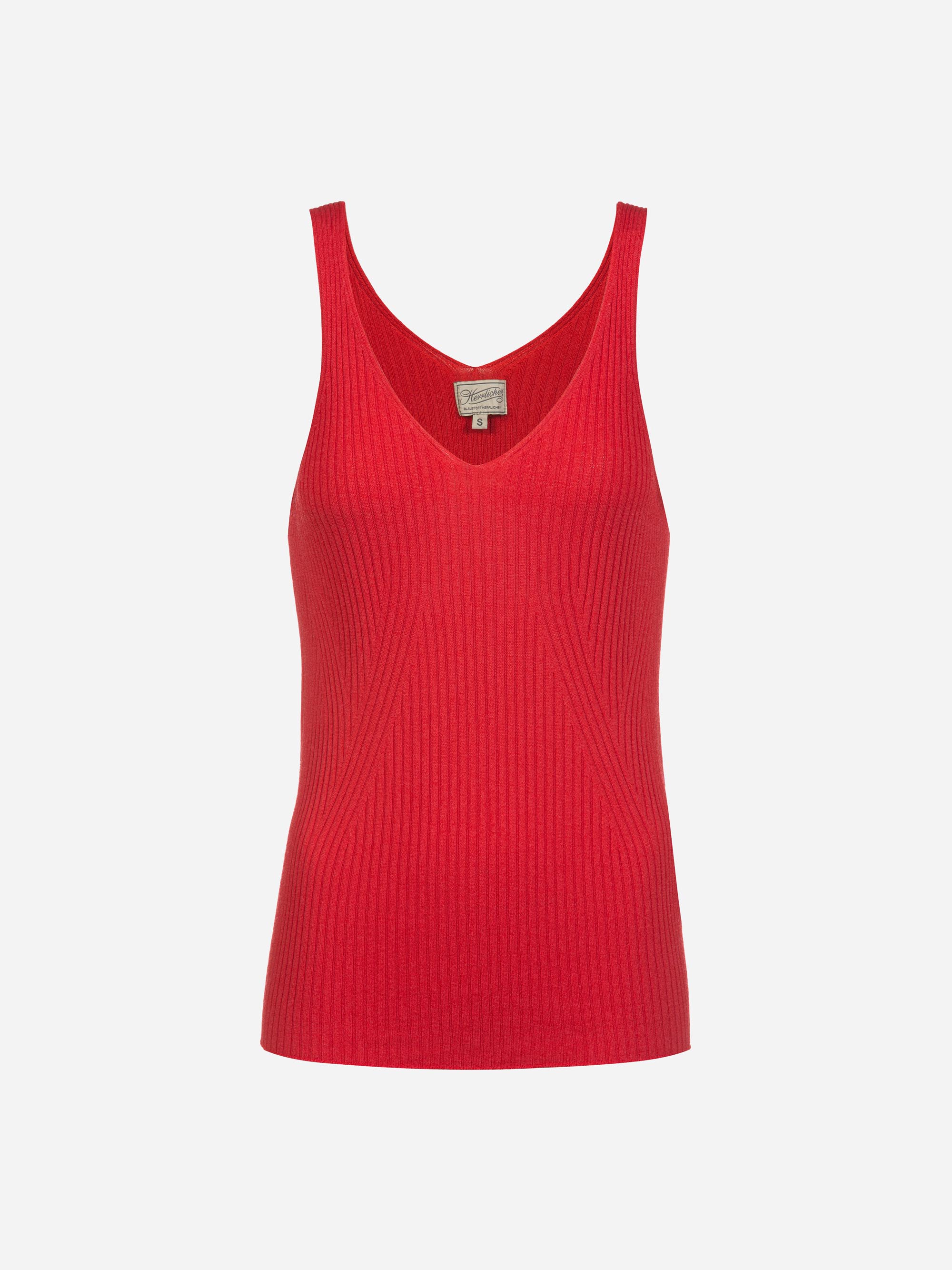 Ein ärmelloses, geripptes rotes Strick-Tank-Top mit V-Ausschnitt auf einem einfarbig weißen Hintergrund.