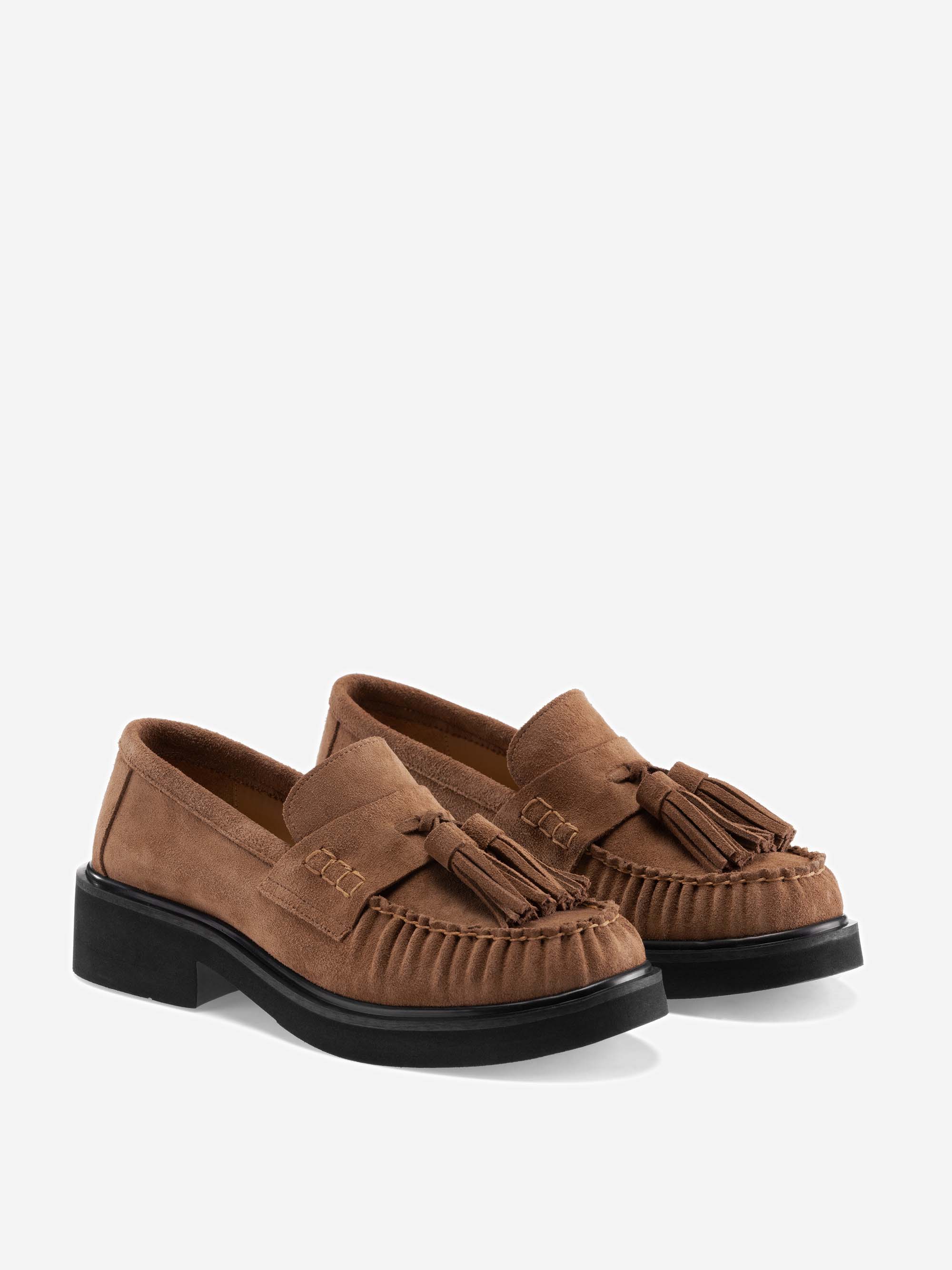 Model The Moc Tassel