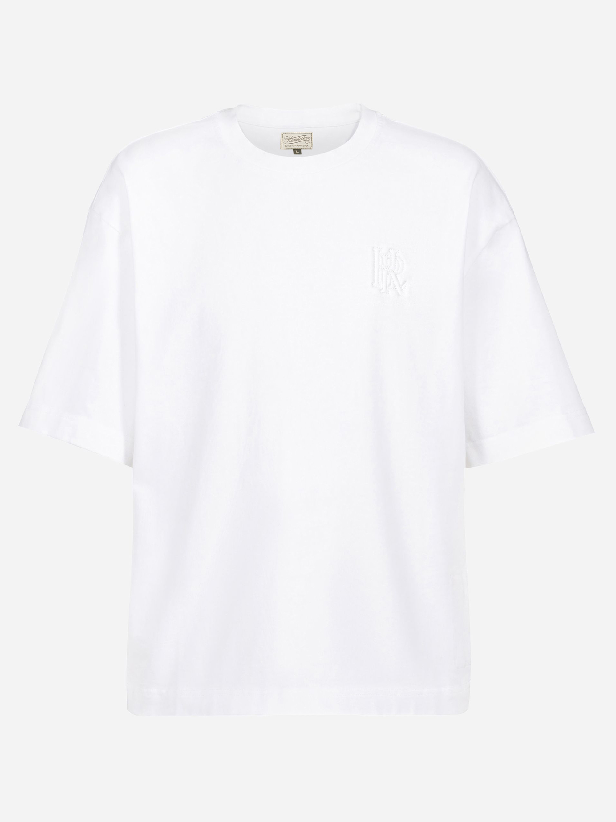 Ein schlichtes, weißes, kurzärmeliges T-Shirt mit lockerer Passform, einem dezent gestickten Logo auf der linken Brust und einem Rundhalsausschnitt. Der Hintergrund ist weiß.