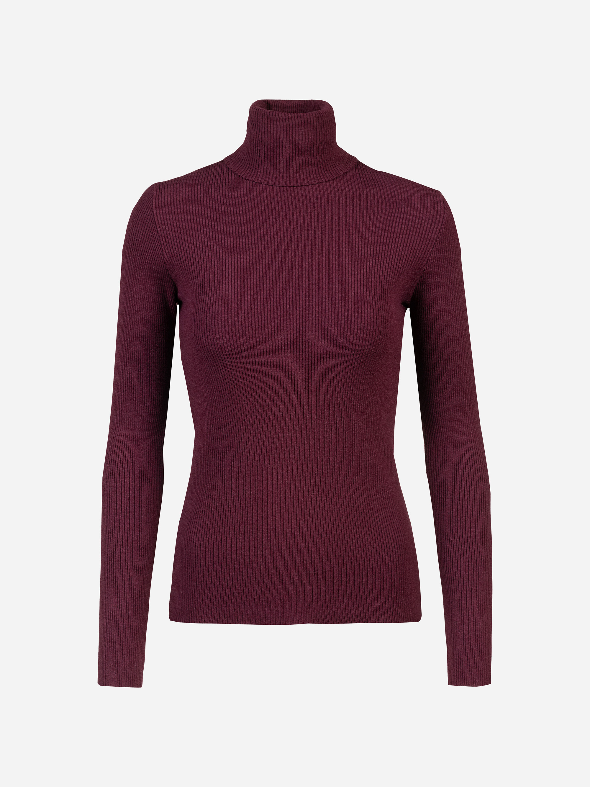 Ein langärmeliger, gerippter, kastanienbrauner Rollkragenpullover vor einem schlichten weißen Hintergrund.