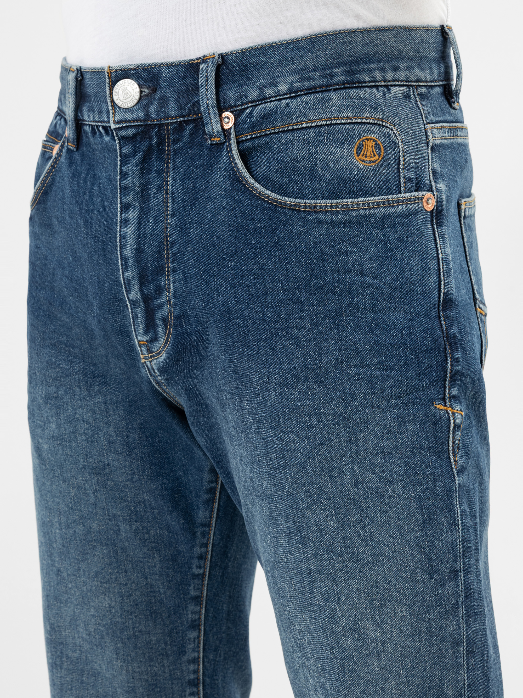 Modell Tyler Straight