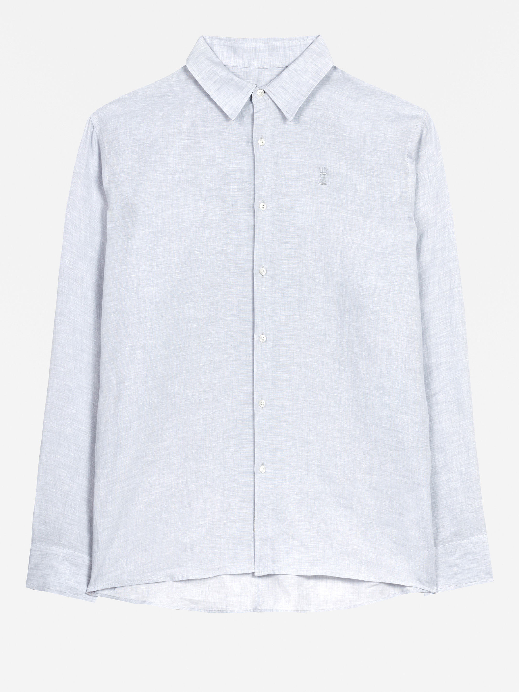 Hellgraues, langärmeliges Button-up-Hemd mit klassischem Kragen, dezenter Struktur und kleinem, gesticktem Logo auf der linken Brust vor einem schlichten weißen Hintergrund.
