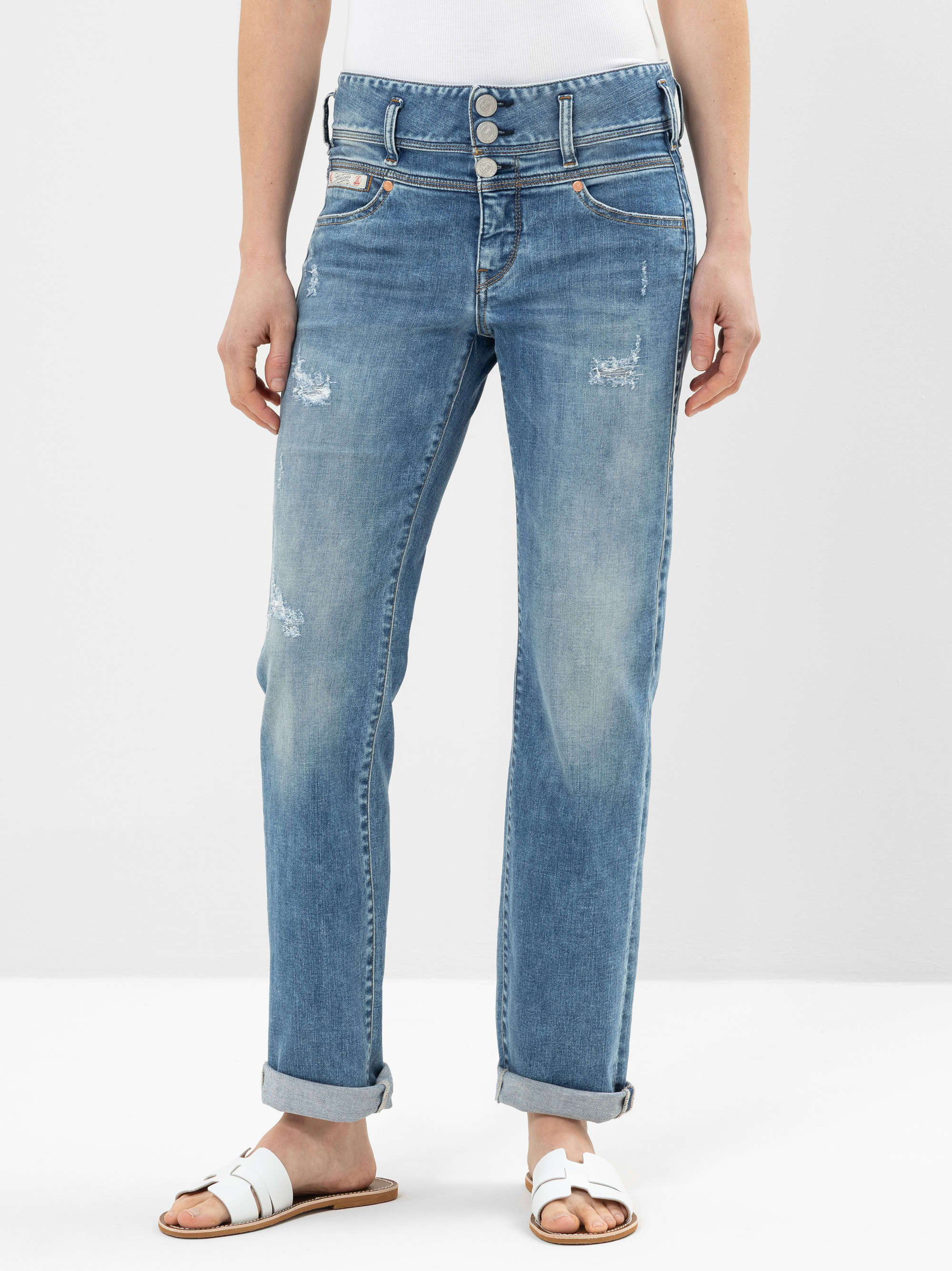 Modell Raya New Straight