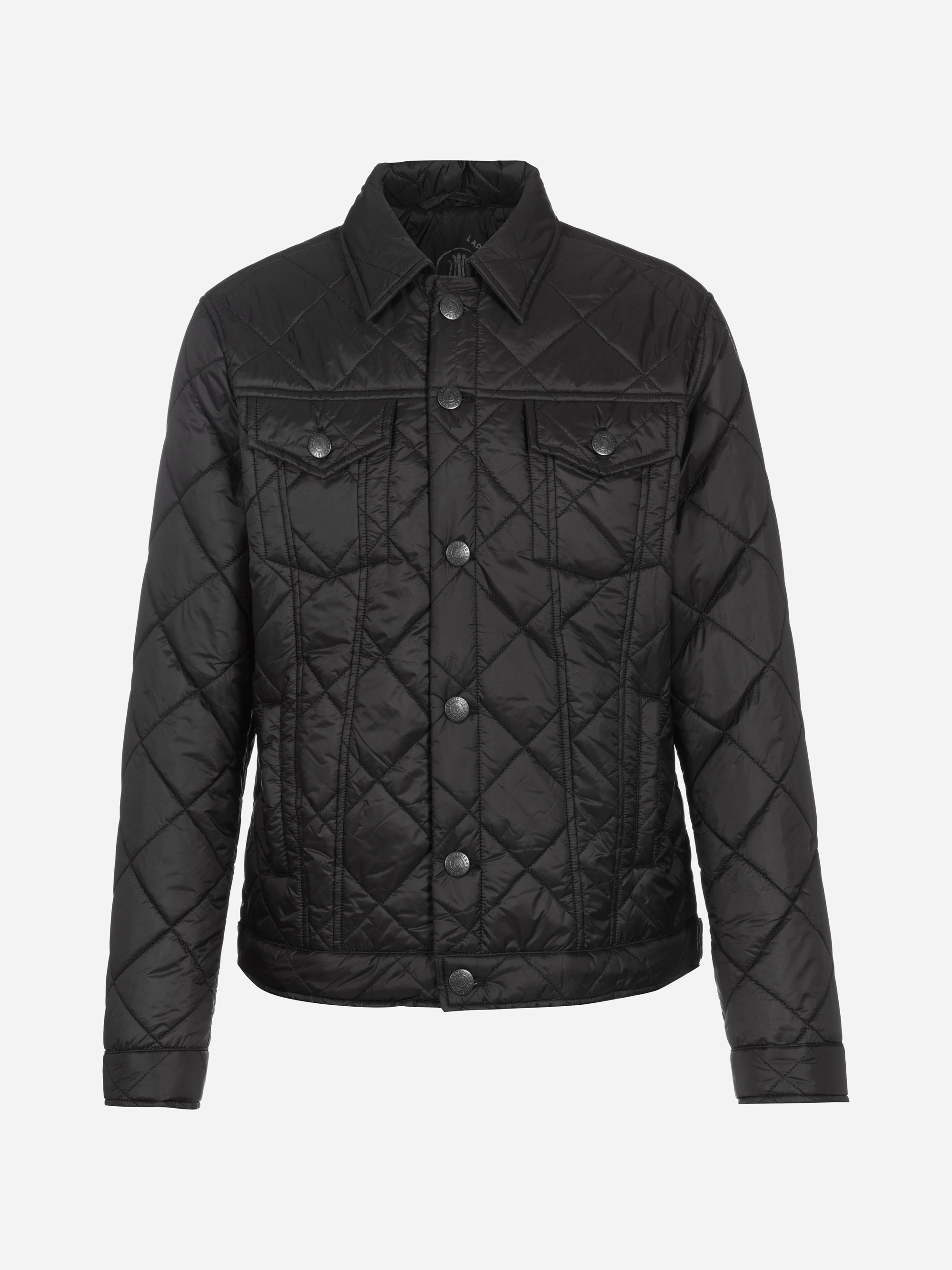 Schwarze Steppjacke mit Kragen, Knopfverschluss vorne und langen Ärmeln. Sie hat rautenförmige Nähte und zwei Brusttaschen mit Knöpfen.