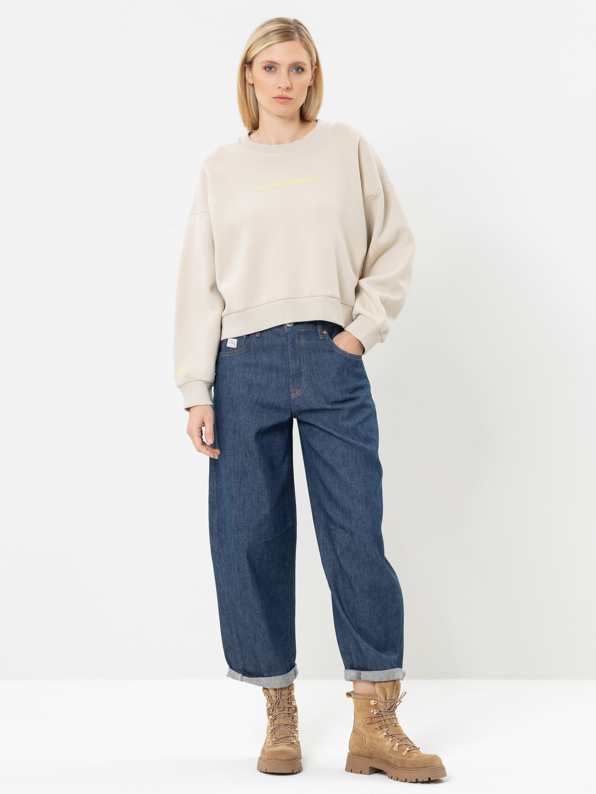 Modell Christy Cropped