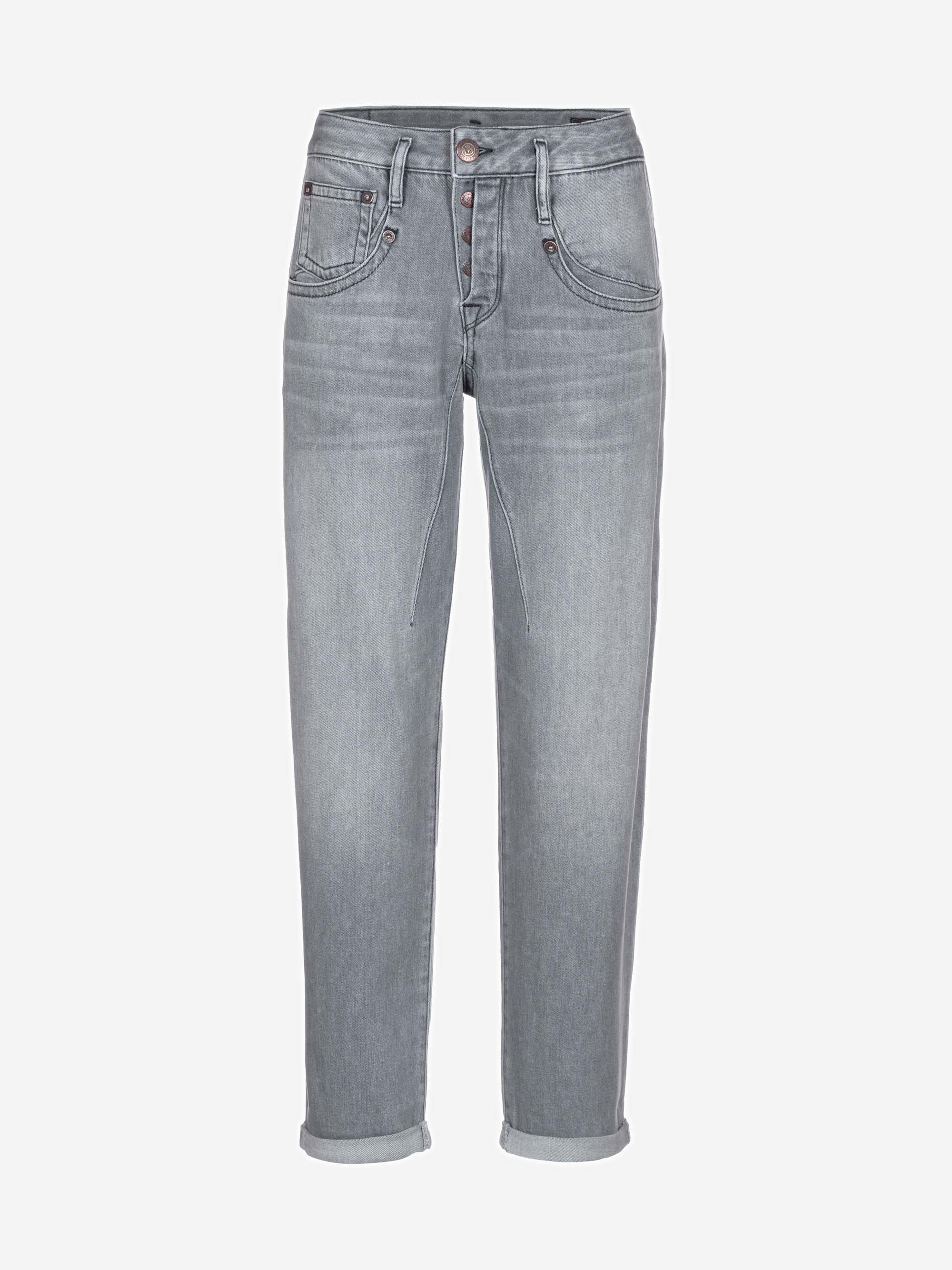 Hellgraue Jeans mit hoher Taille und geradem Bein, mit gekrempelten Bündchen, Taschen vorne und hinten, sichtbaren Nähten und einem Knopf- und Reißverschluss an der Taille. Der Denim hat einen sanft verblichenen, abgenutzten Look.