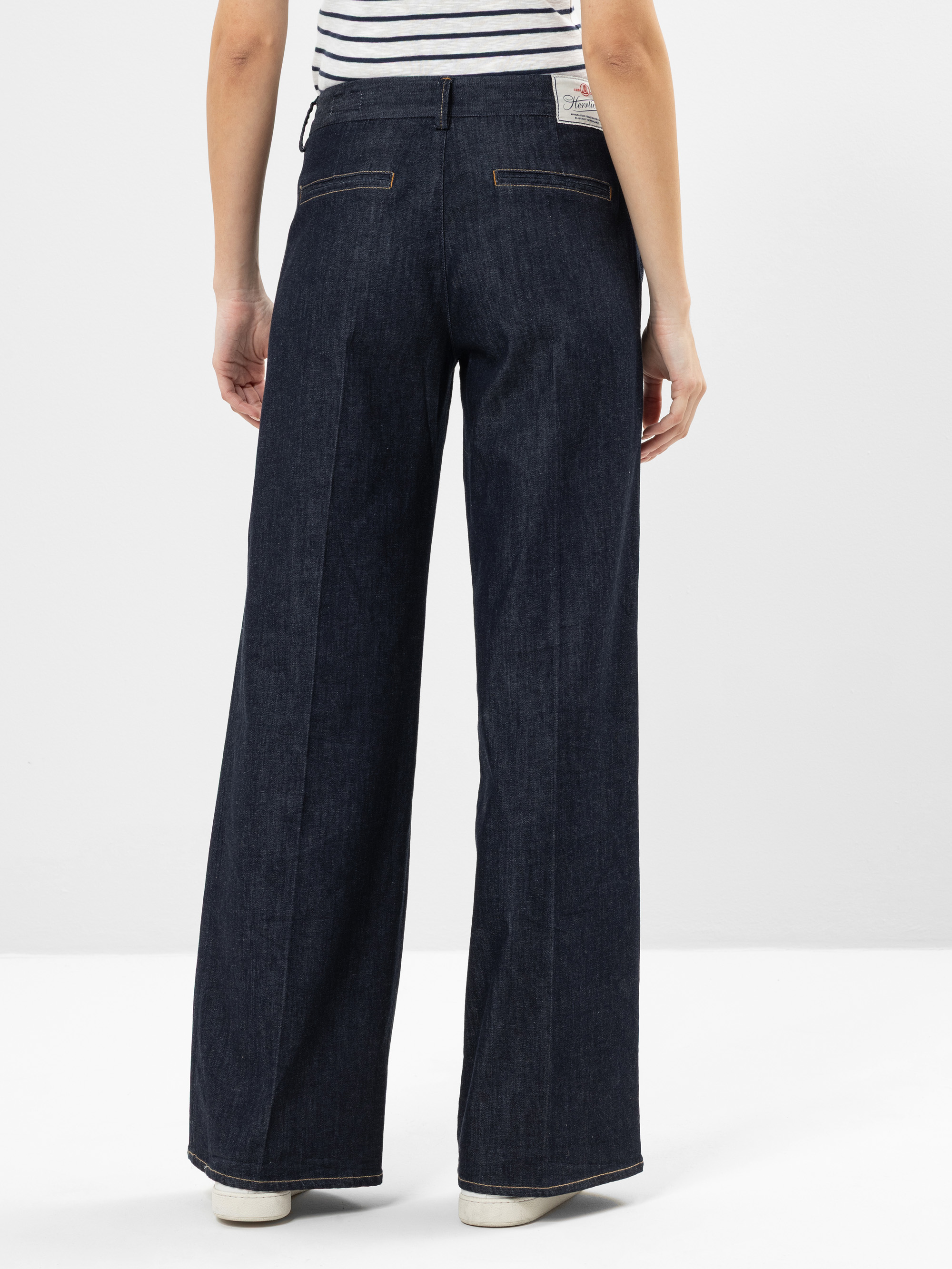 Modell Lovely Flared