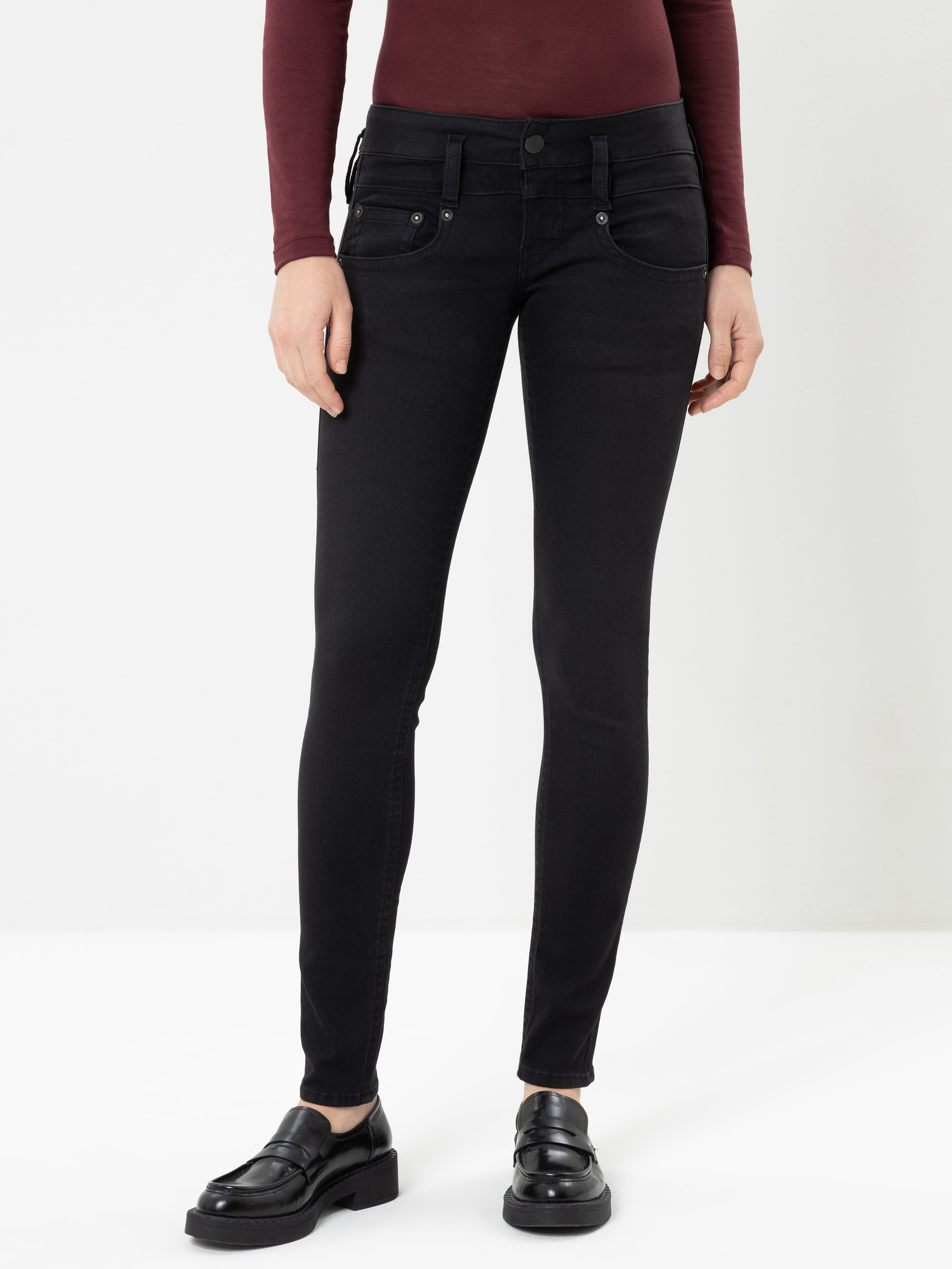 Model Pitch Slim