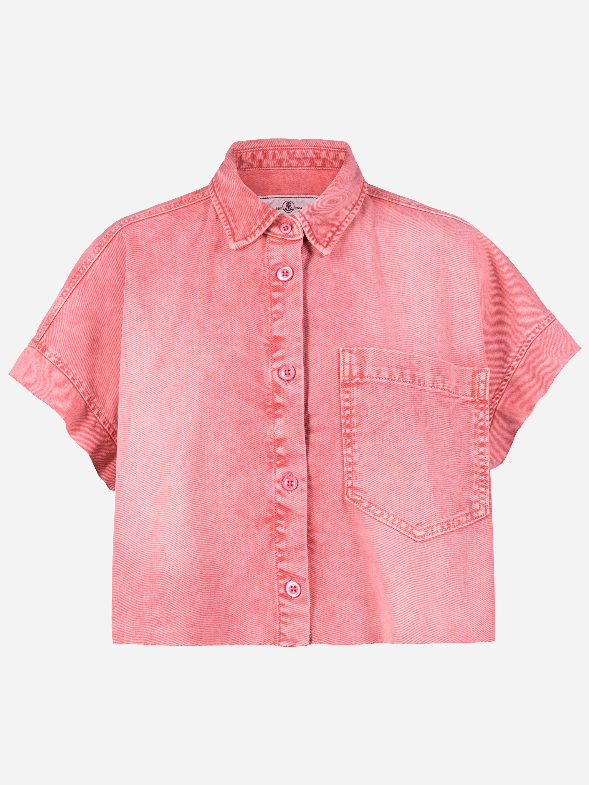 Kurzärmliges, geknöpftes Hemd aus verblichenem rosa Denim mit einer einzigen Brusttasche auf der linken Seite und gerollten Manschetten.
