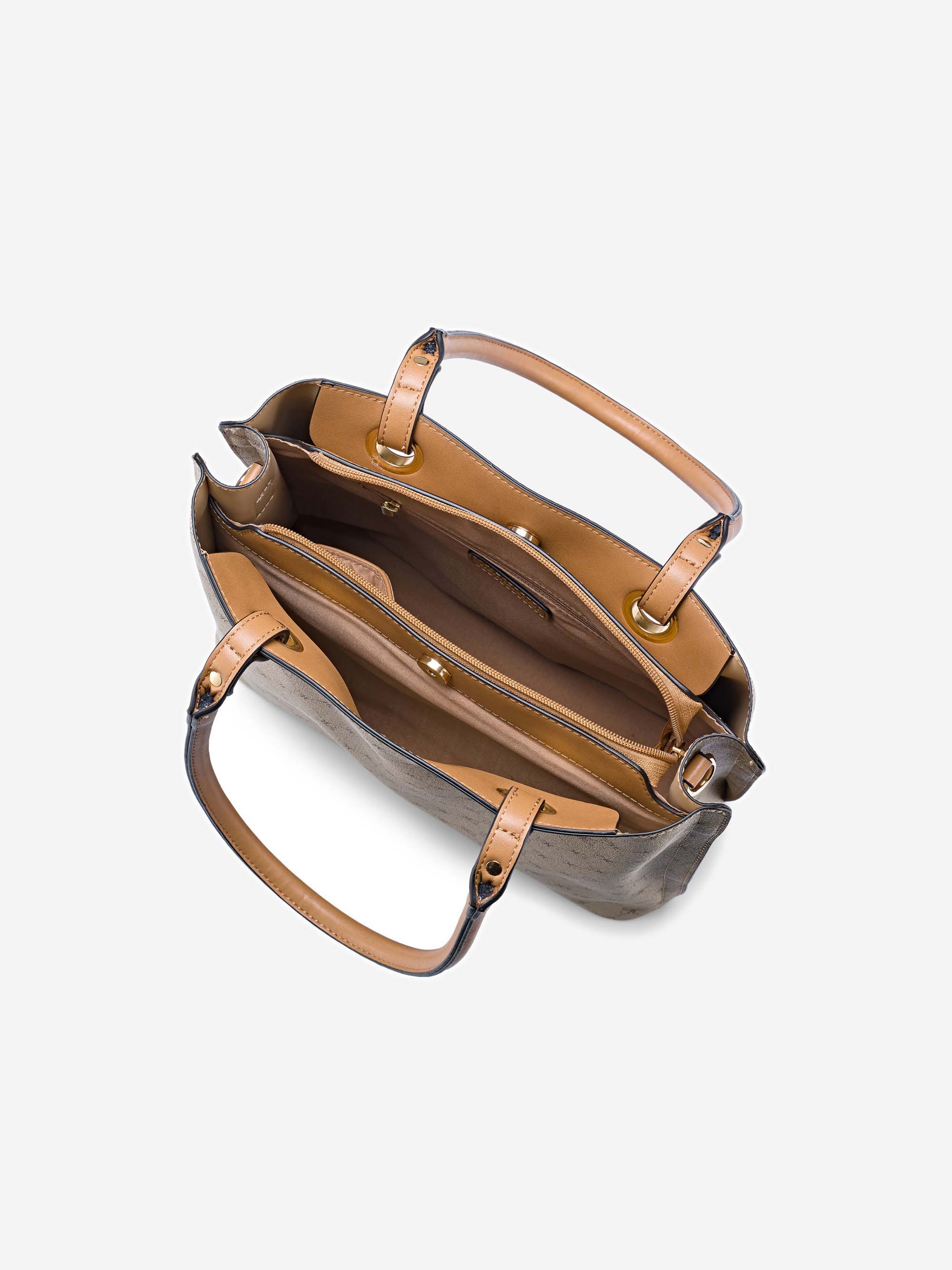 Draufsicht auf eine offene braune Lederhandtasche mit hellbraunen Griffen, die ihr geräumiges Inneres, ein zentrales Reißverschlussfach und Seitenfächer vor einem schlichten weißen Hintergrund zeigt.