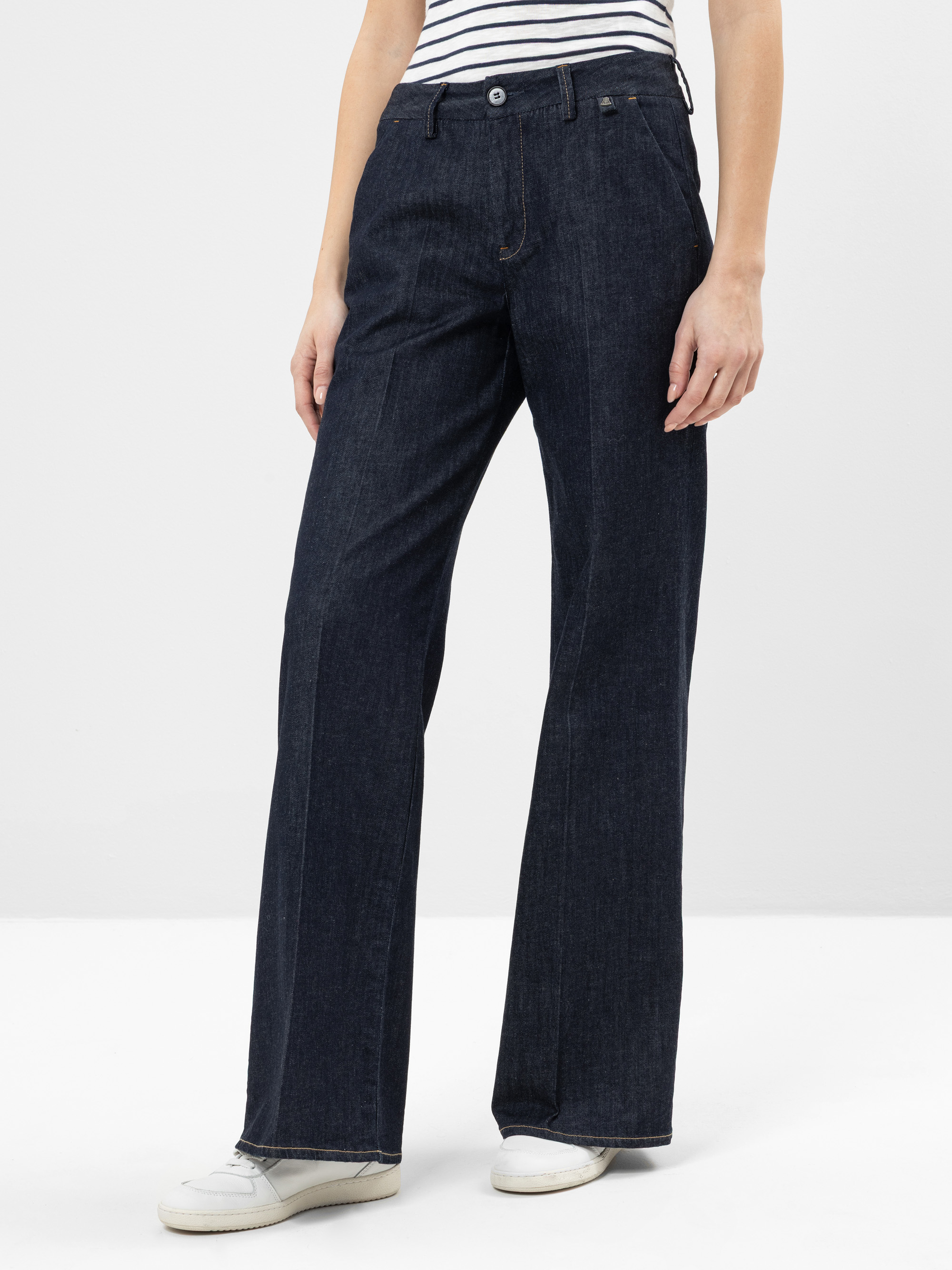 Modell Lovely Flared