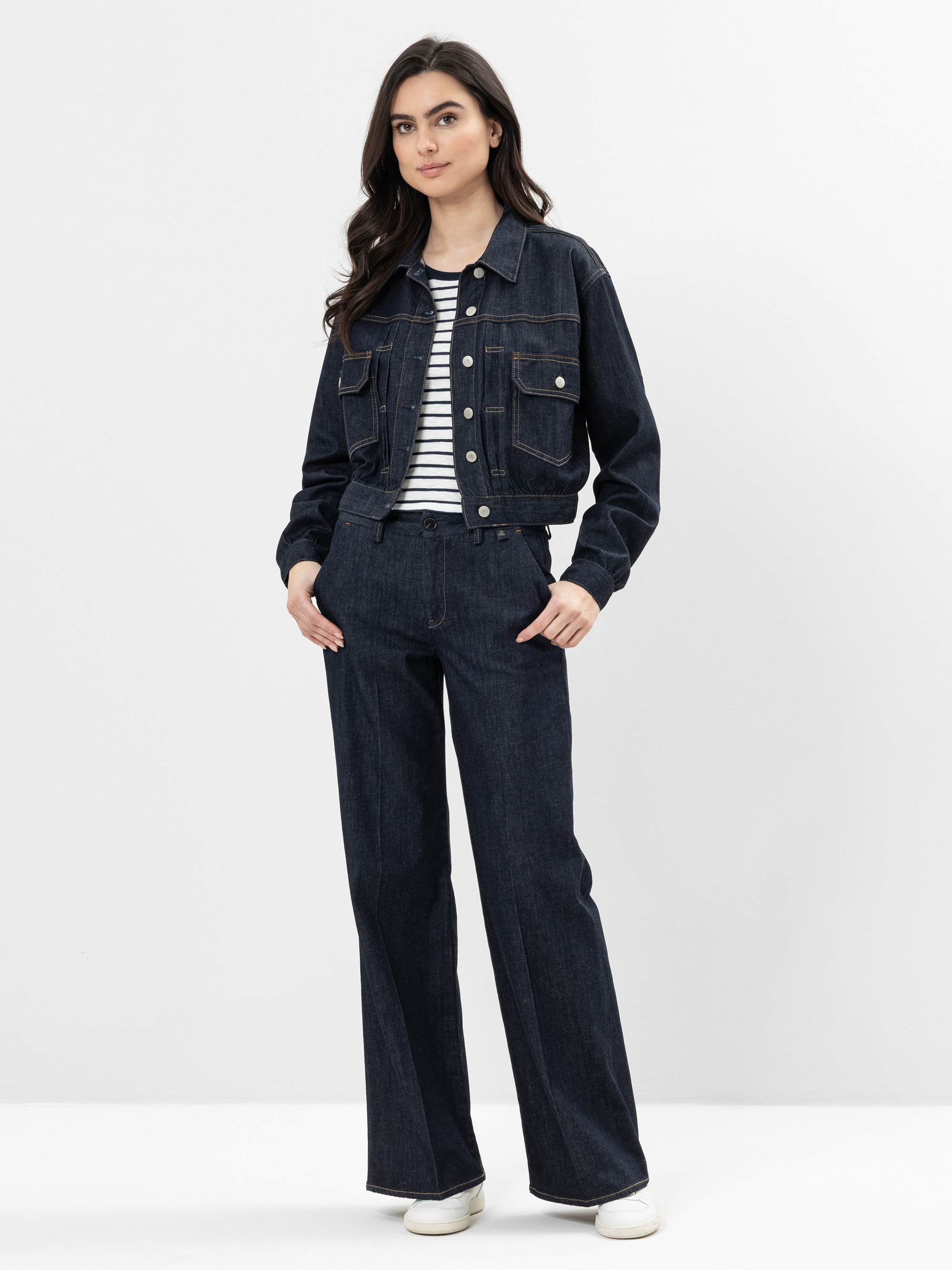 Modell Lovely Flared