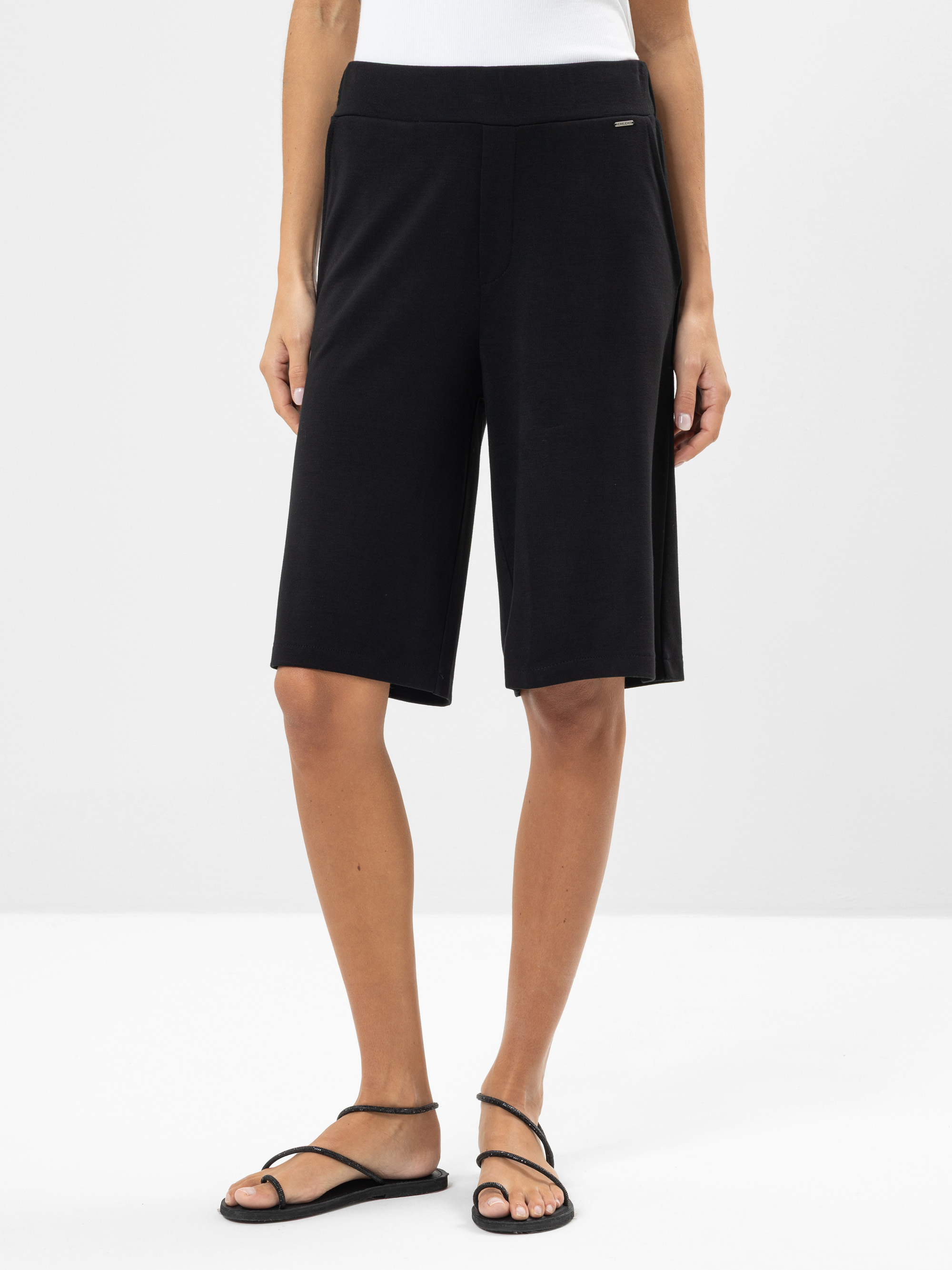 Modell Garnet Shorts