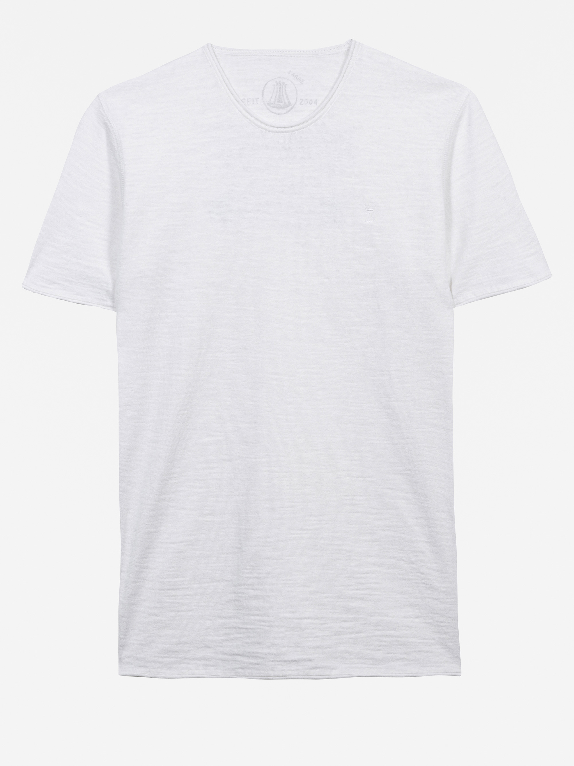 Ein schlichtes weißes T-Shirt mit kurzen Ärmeln wird vor einem weißen Hintergrund gezeigt. Das Shirt hat einen klassischen Rundhalsausschnitt und ein einfaches, schnörkelloses Design.