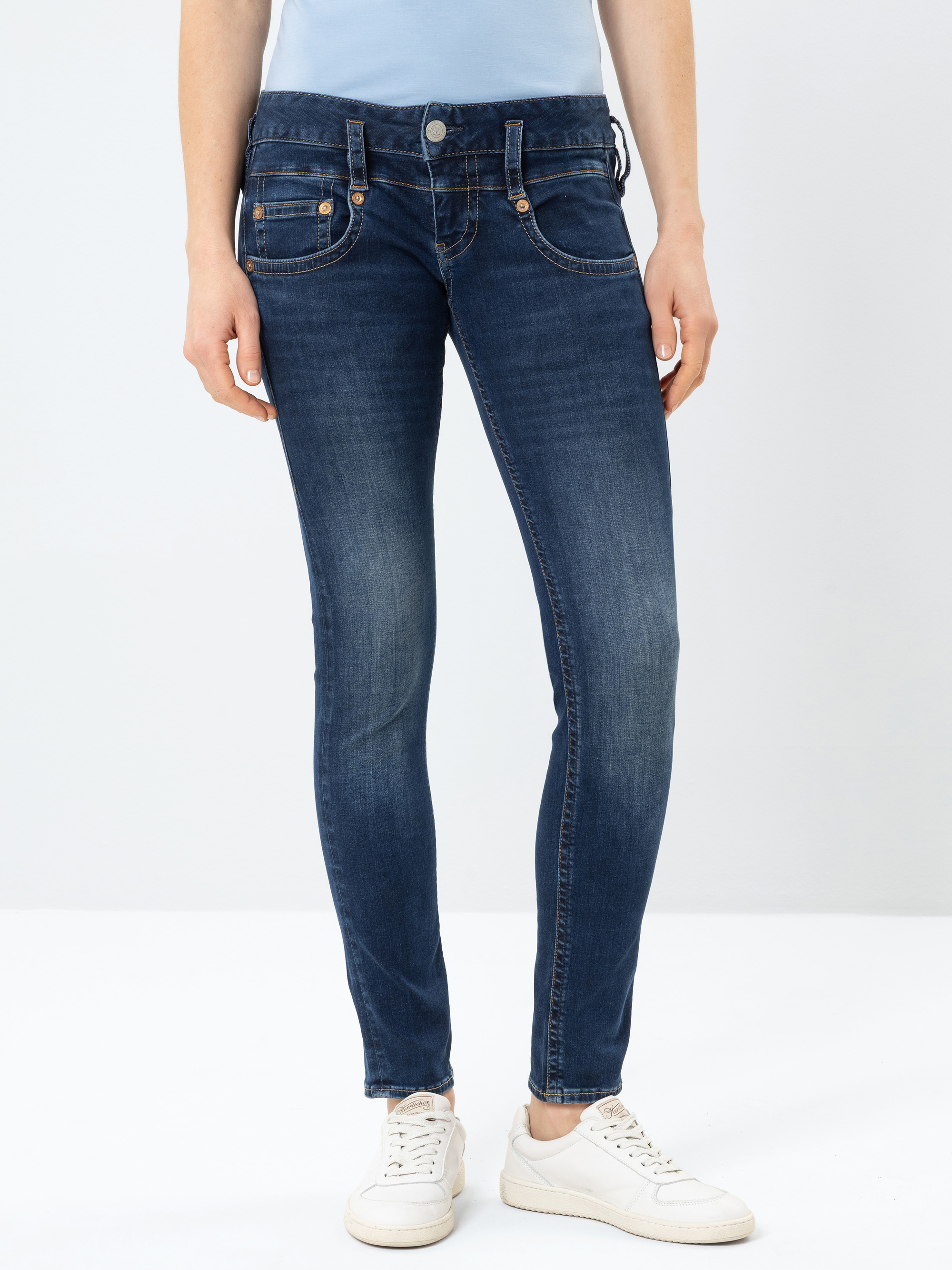 Model Pitch Slim