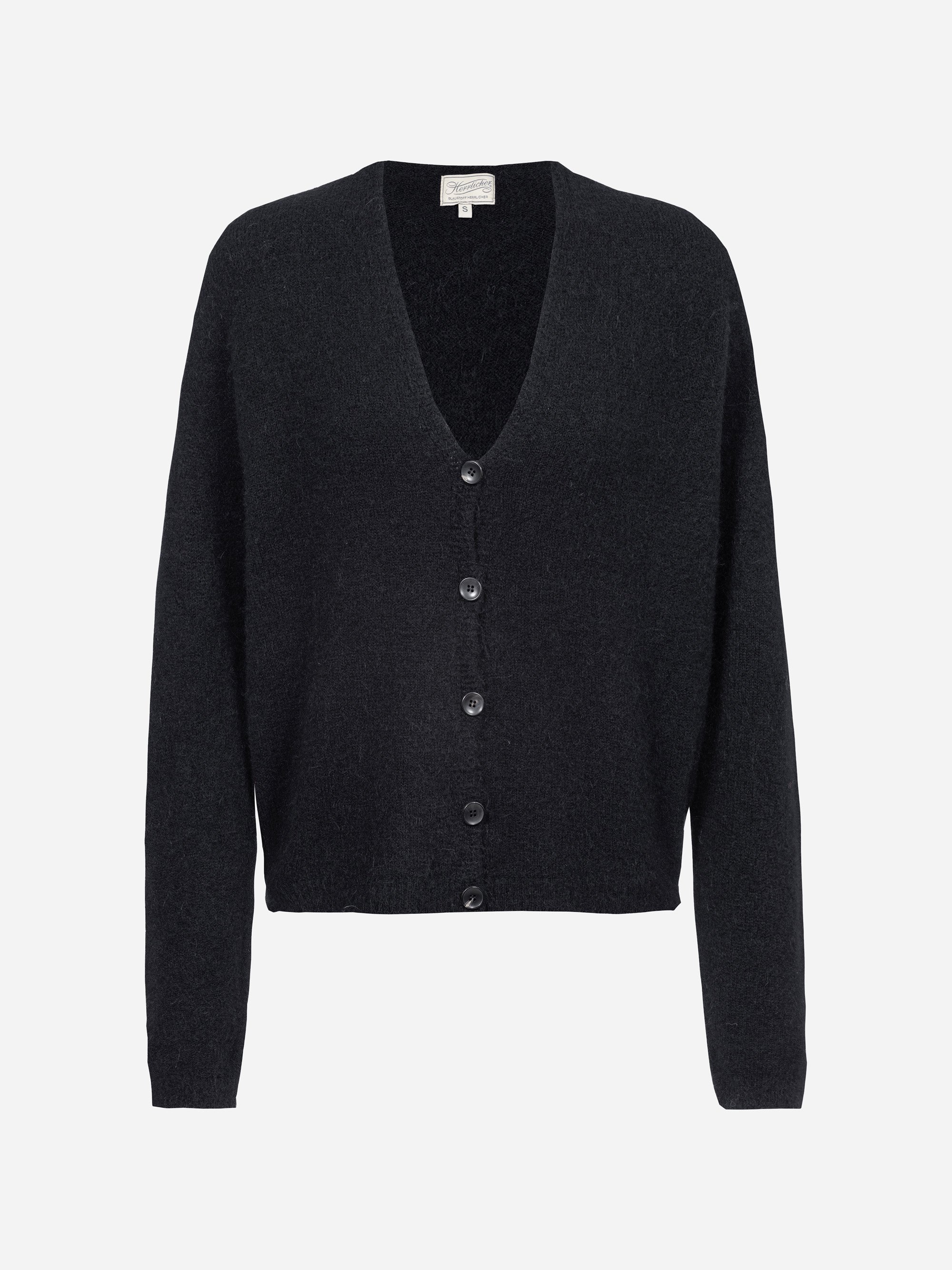 Eine schwarze, langärmelige Strickjacke mit V-Ausschnitt und Knöpfen auf weißem Hintergrund.