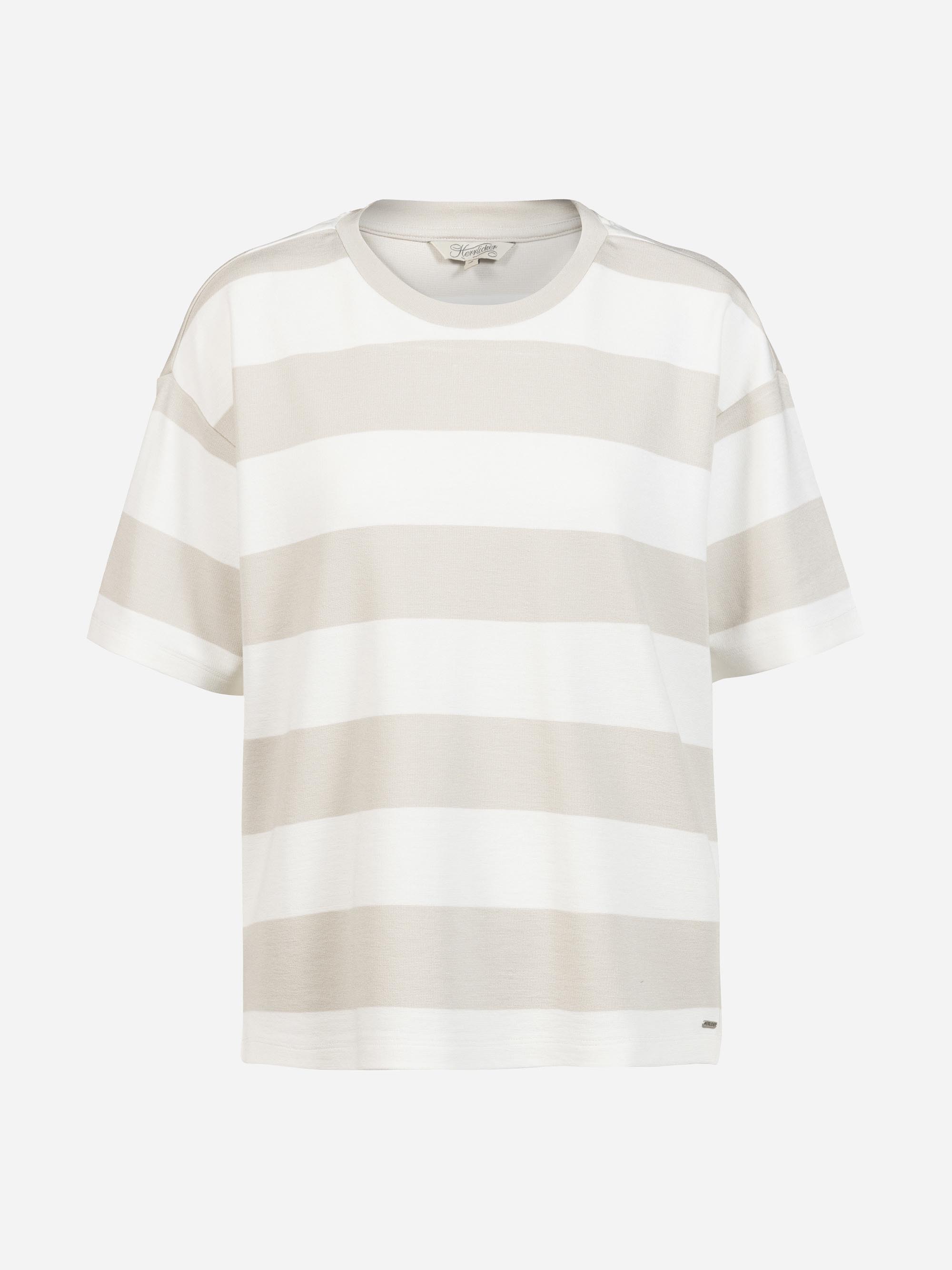 Ein kurzärmeliges T-Shirt mit breiten horizontalen Streifen in Beige und Weiß auf weißem Hintergrund.