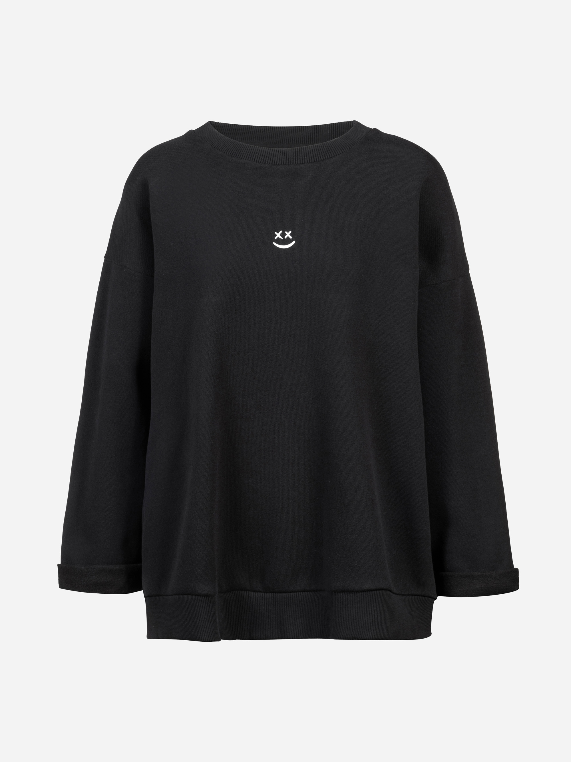 Ein schlichtes, schwarzes Sweatshirt in Übergröße mit einer kleinen, weiß gestickten Grafik auf der Brust, die ein Smiley-Gesicht mit X als Augen zeigt. Der Hintergrund ist weiß.