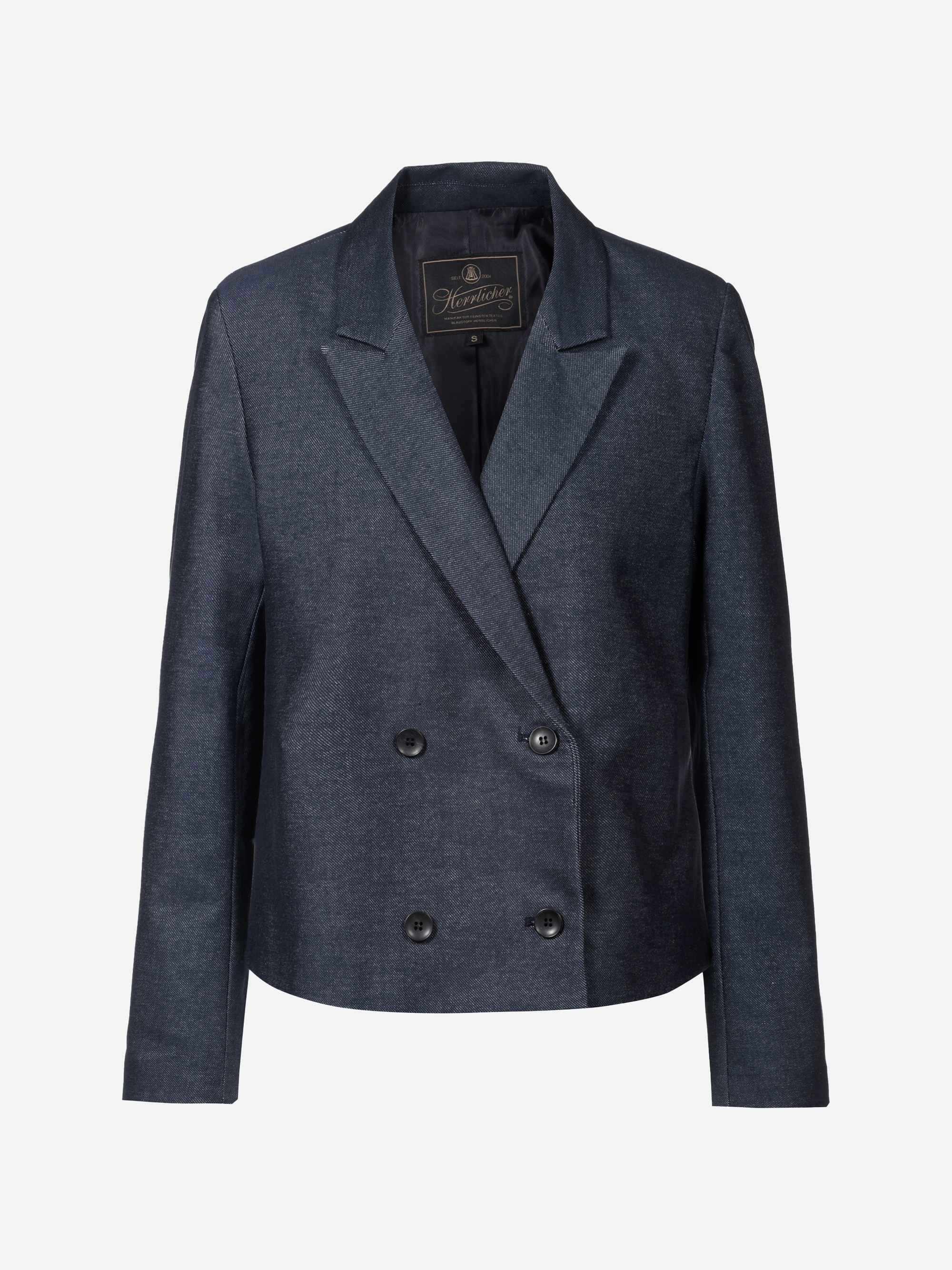 Ein dunkelblauer, doppelreihiger Blazer mit langen Ärmeln, gekerbtem Revers und vier schwarzen Knöpfen, der vor einem schlichten weißen Hintergrund steht.